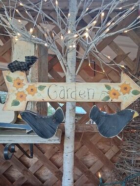 Wooden Arrow Garden Sign